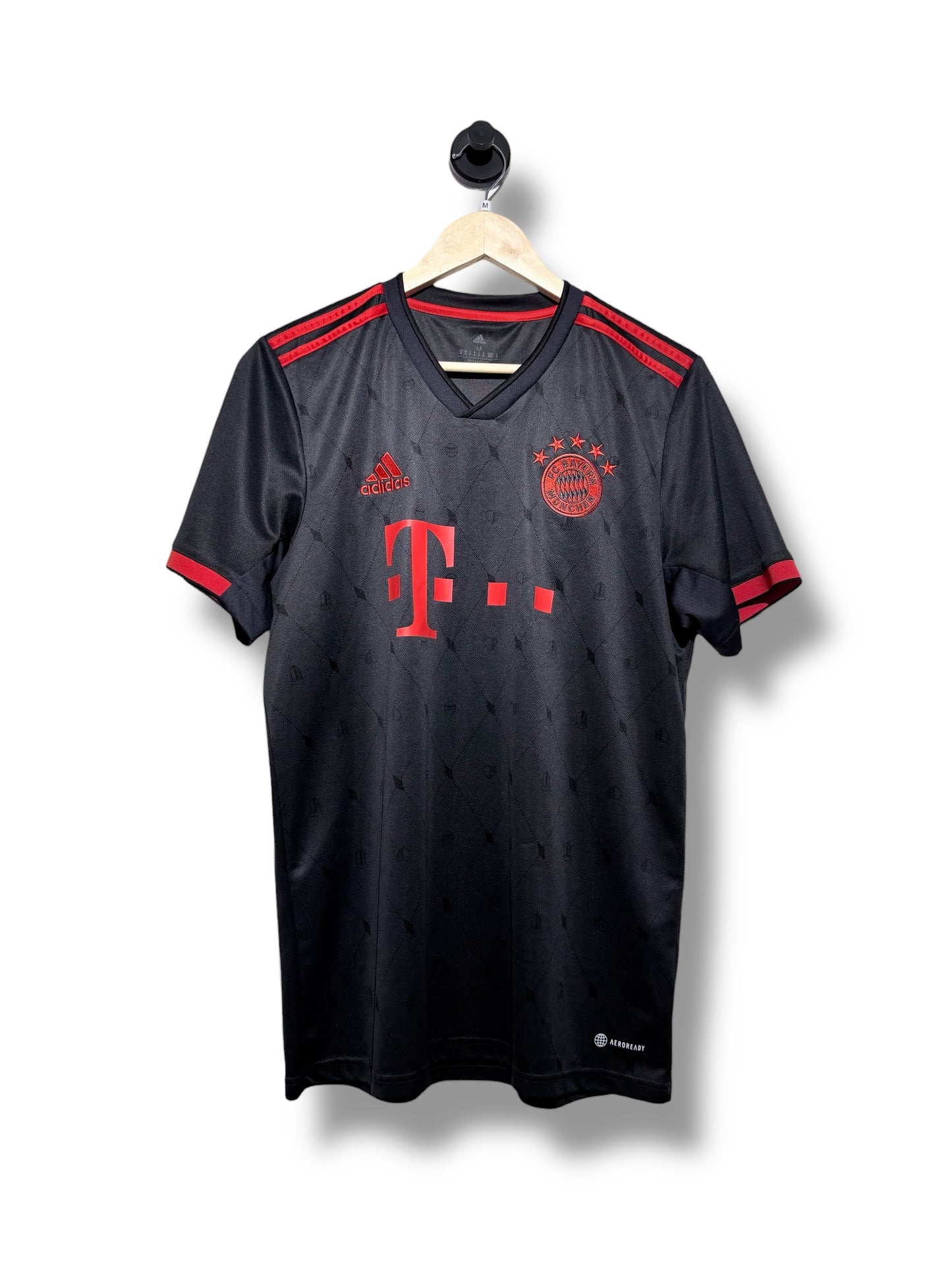 Bayern Munich 2022/23 3rd Shirt - M