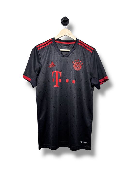 Bayern Munich 2022/23 3rd Shirt - M