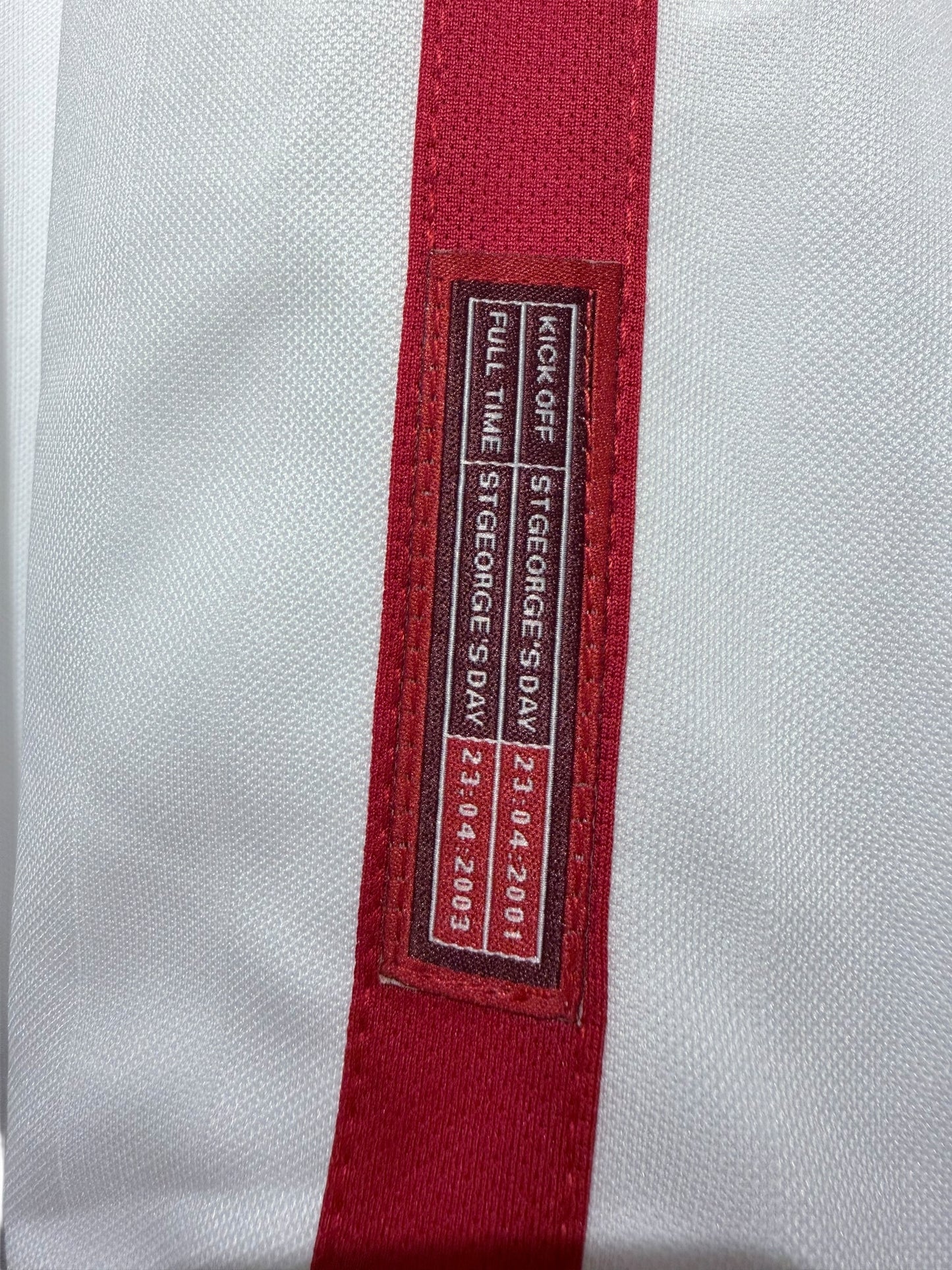 England 2002 at home Beckham - M